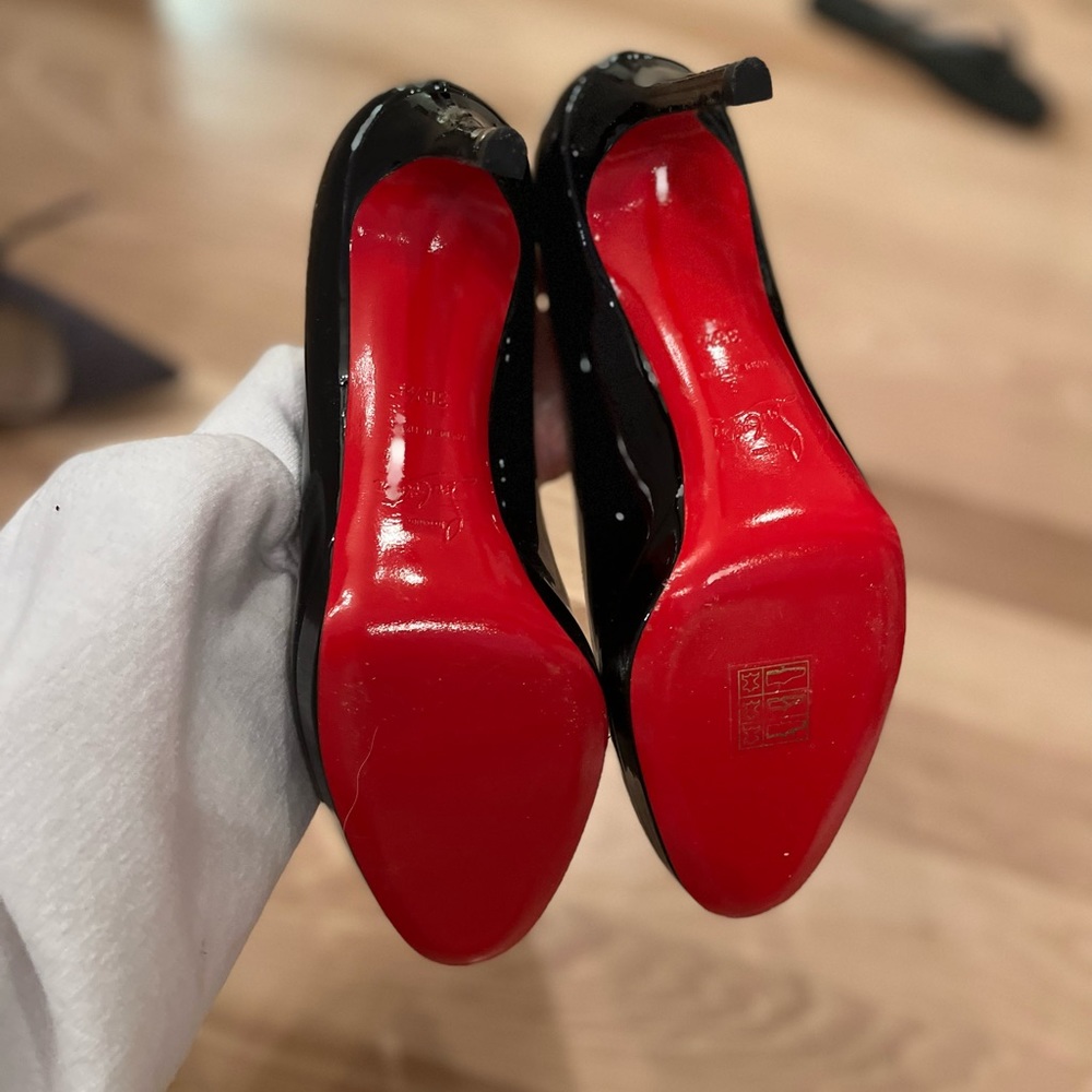 NEW AUTHENTIC Christian Louboutin simple black patent pump 36 . 85mm heel NO BOX